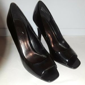 Apostrophe black  pump